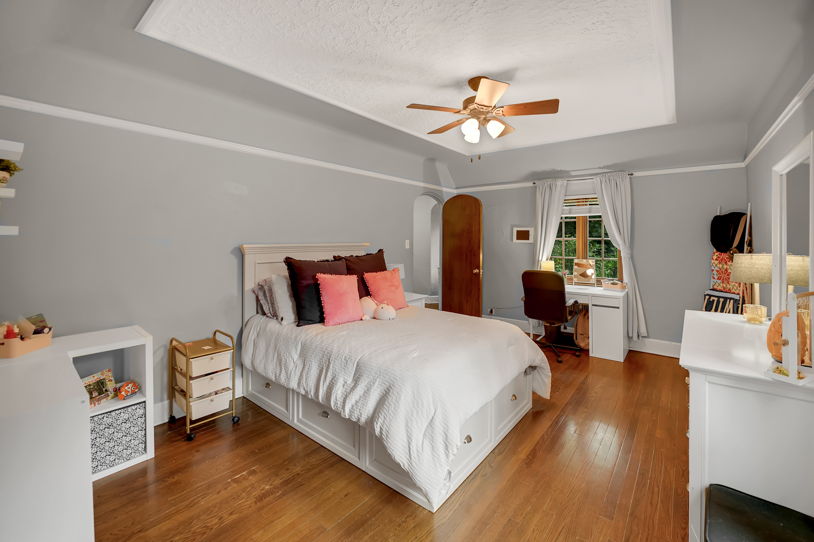 2014 W Hopkins Place, Chicago, IL 60643
