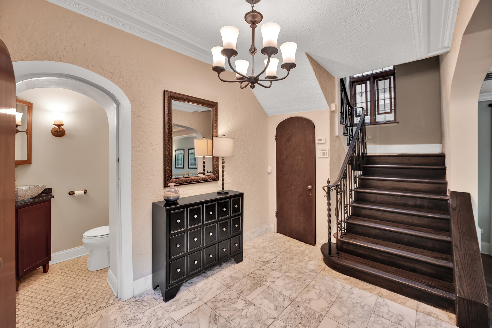 2014 W Hopkins Place, Chicago, IL 60643