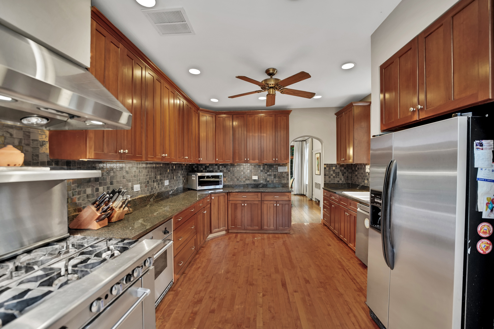 2014 W Hopkins Place, Chicago, IL 60643