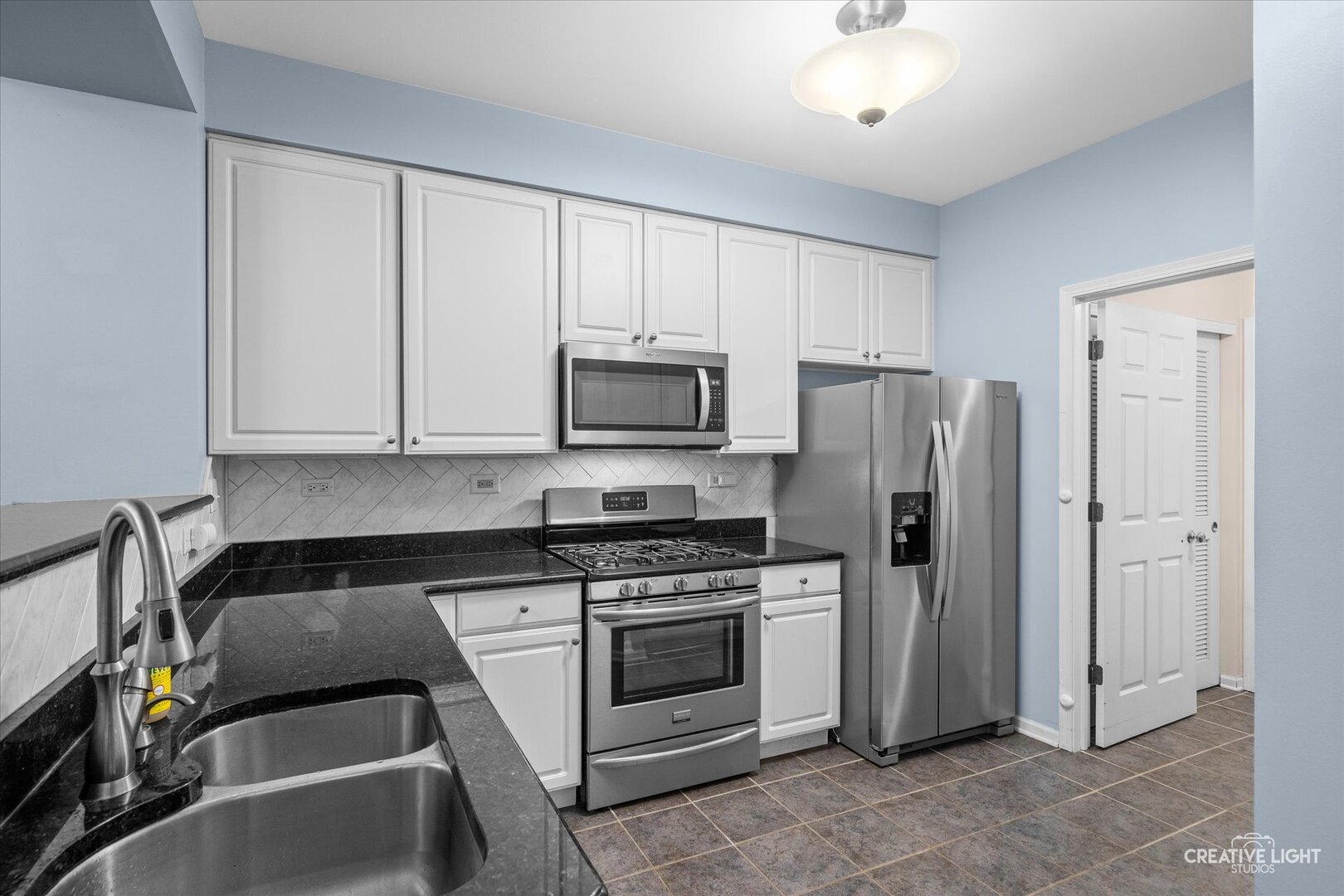 2973 Kentshire Circle #2973, Naperville, IL 60564