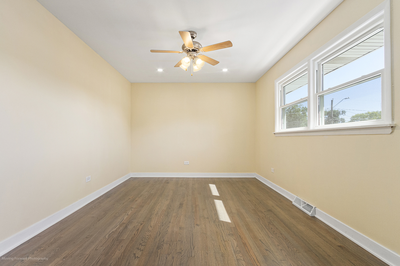 14101 S Saginaw Avenue, Burnham, IL 60633