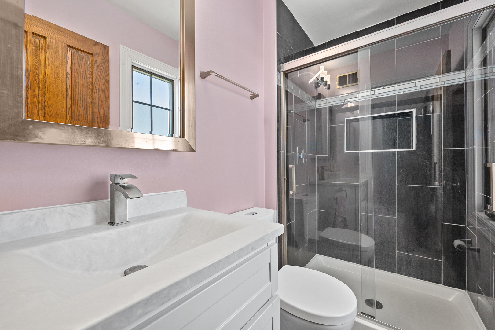 1121 Independence Avenue, St. Charles, IL 60174