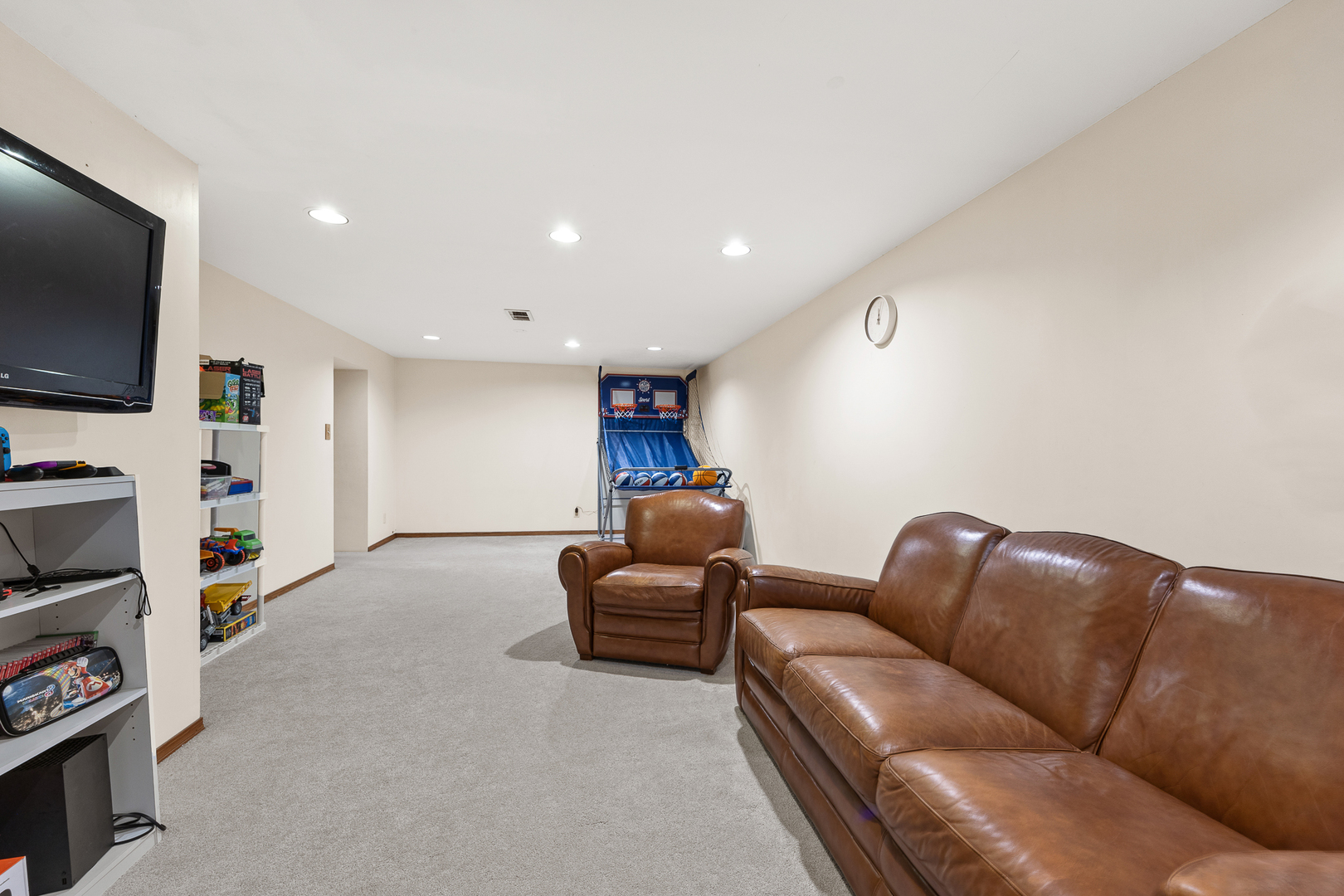 1121 Independence Avenue, St. Charles, IL 60174