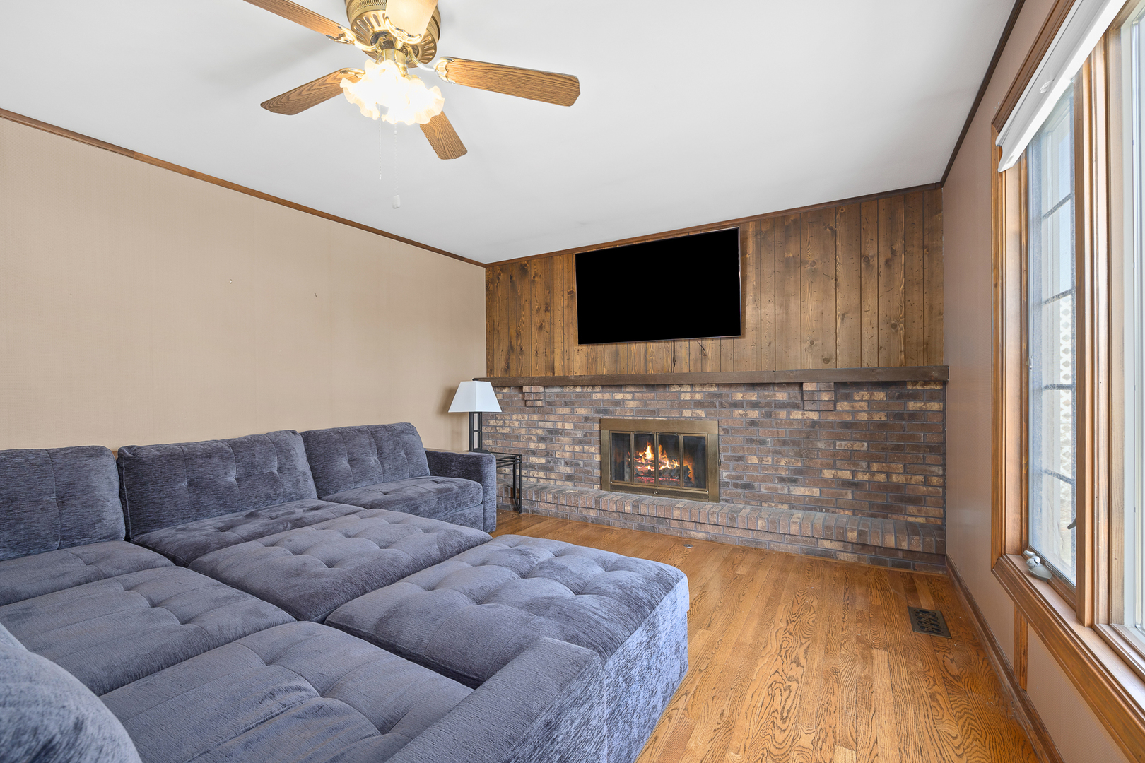 1121 Independence Avenue, St. Charles, IL 60174