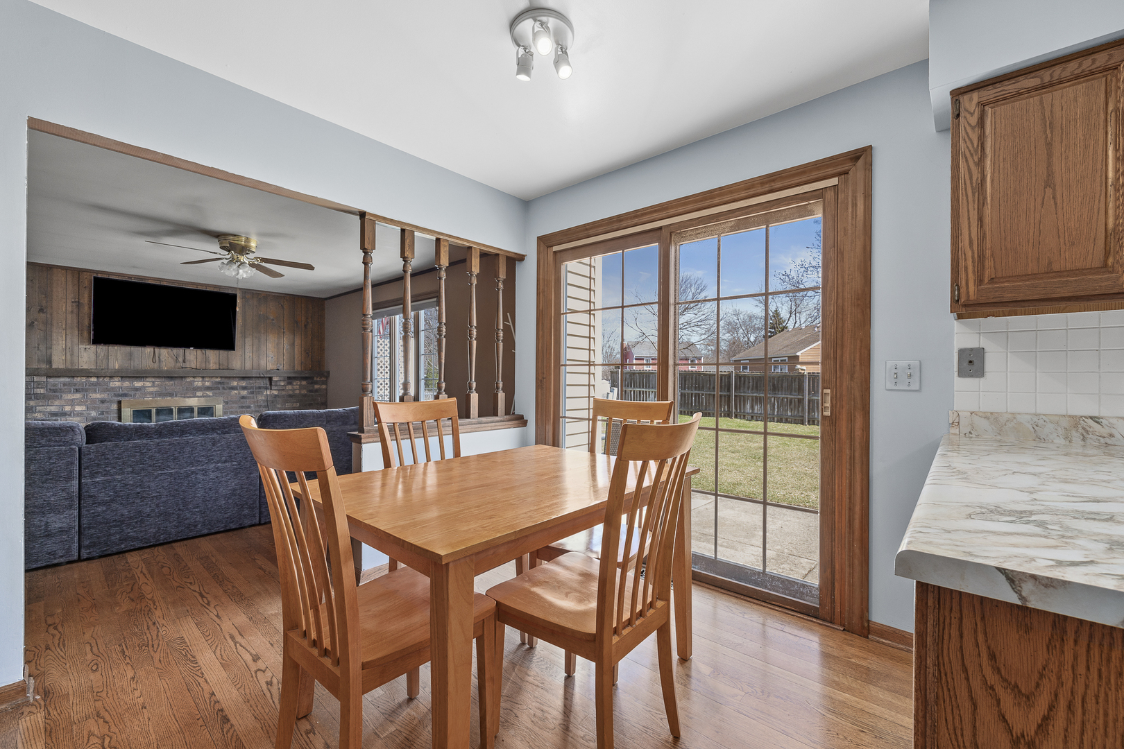 1121 Independence Avenue, St. Charles, IL 60174