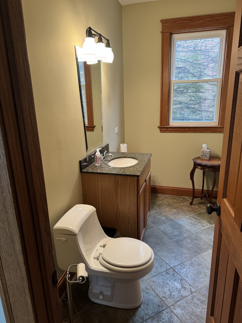 205 N Cass Avenue, Westmont, IL 60559