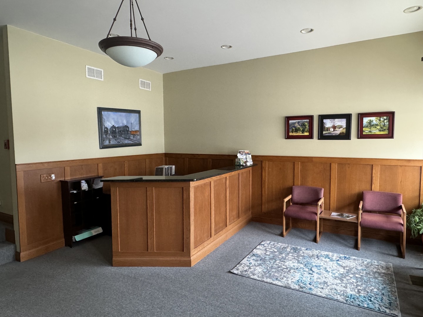 205 N Cass Avenue, Westmont, IL 60559