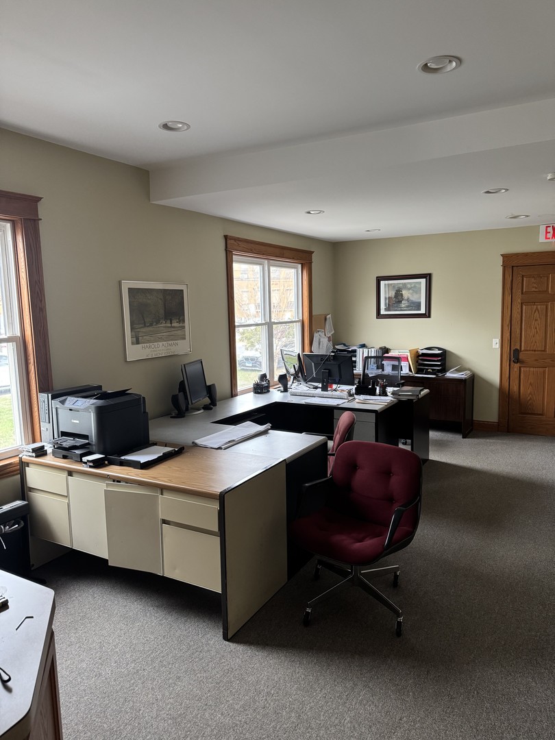 205 N Cass Avenue, Westmont, IL 60559