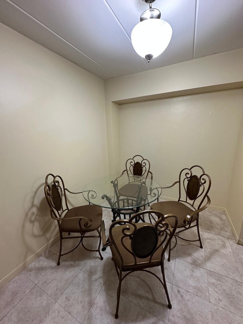 300 Roselle Road #419, Schaumburg, IL 60193