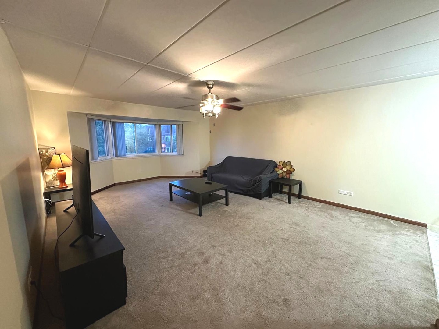 300 Roselle Road #419, Schaumburg, IL 60193