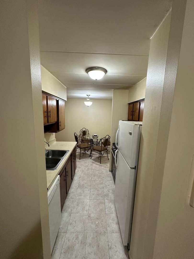 300 Roselle Road #419, Schaumburg, IL 60193