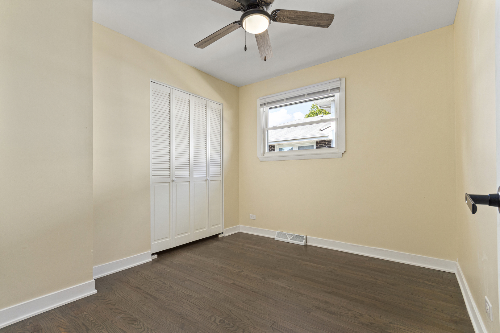 14105 S Saginaw Avenue, Burnham, IL 60633