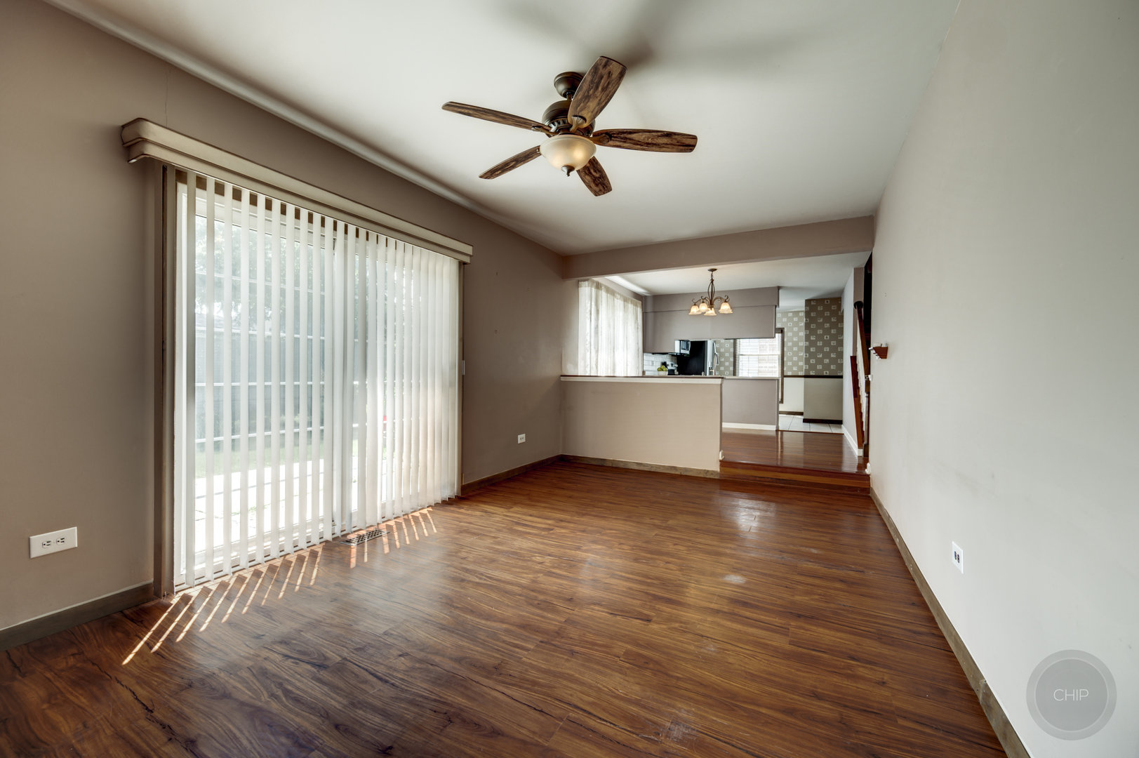 989 Tioga Court, Carol Stream, IL 60188