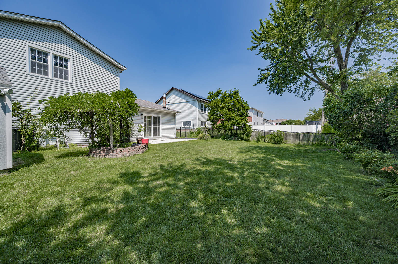 989 Tioga Court, Carol Stream, IL 60188