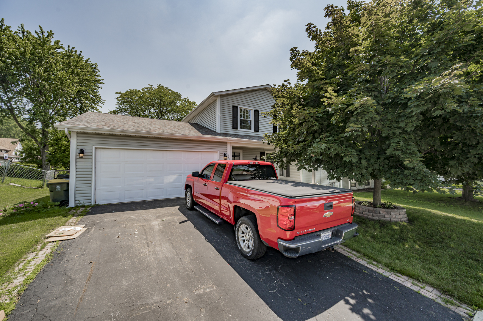 989 Tioga Court, Carol Stream, IL 60188