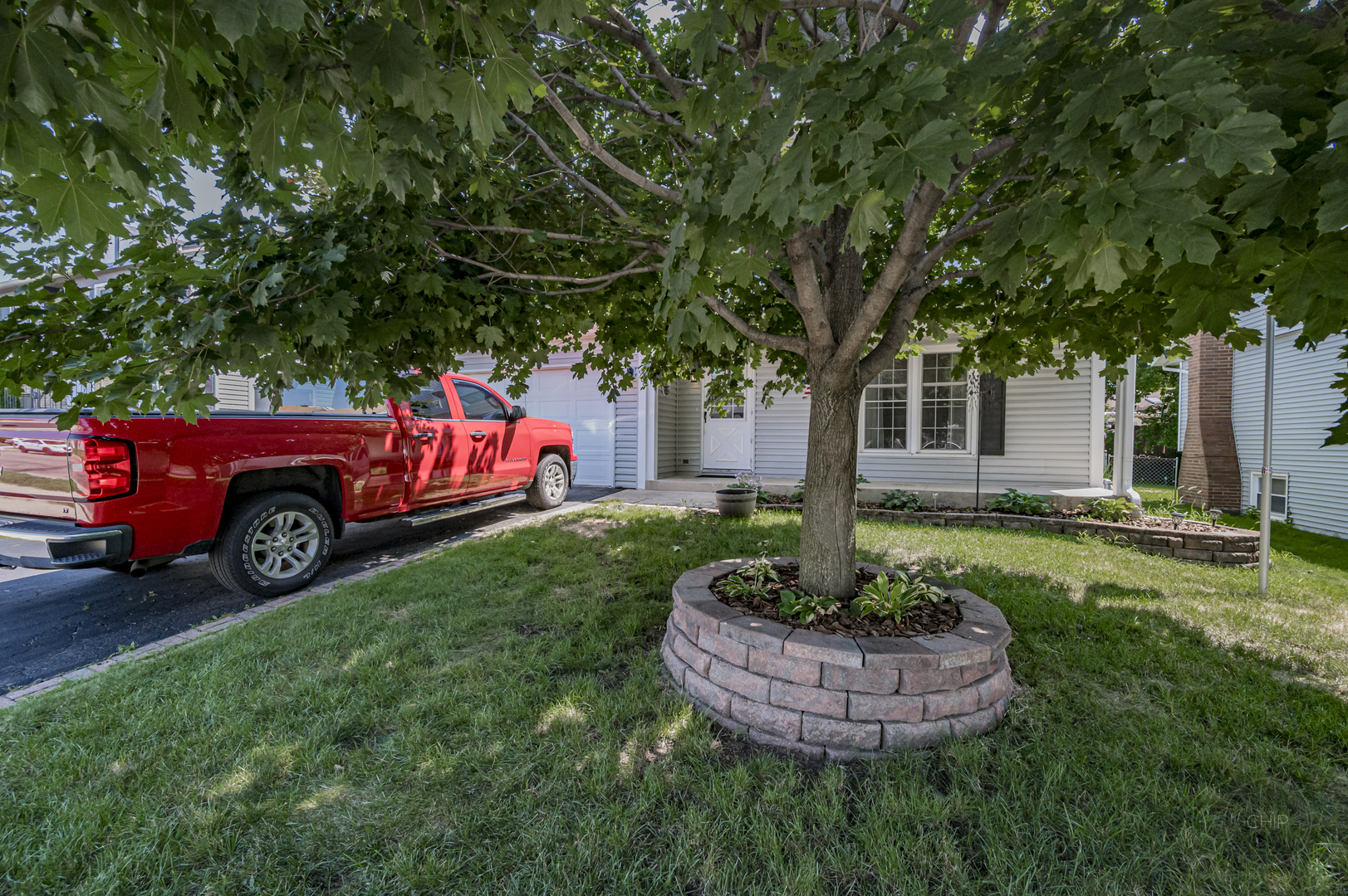 989 Tioga Court, Carol Stream, IL 60188