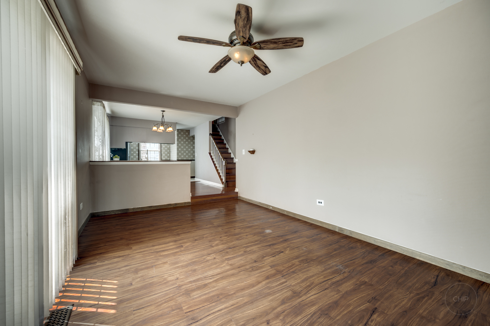 989 Tioga Court, Carol Stream, IL 60188