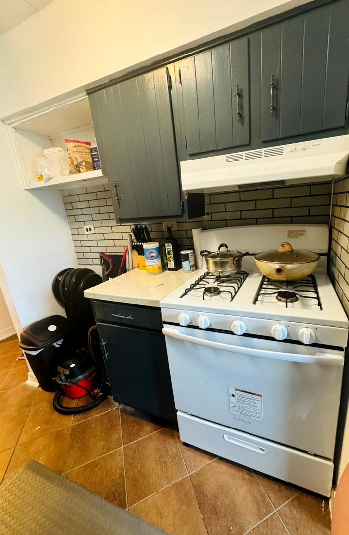 300 S Roselle Road #116, Schaumburg, IL 60193