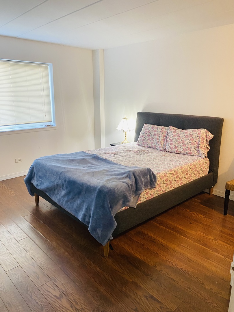 300 S Roselle Road #116, Schaumburg, IL 60193
