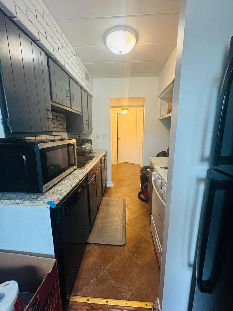 300 S Roselle Road #116, Schaumburg, IL 60193
