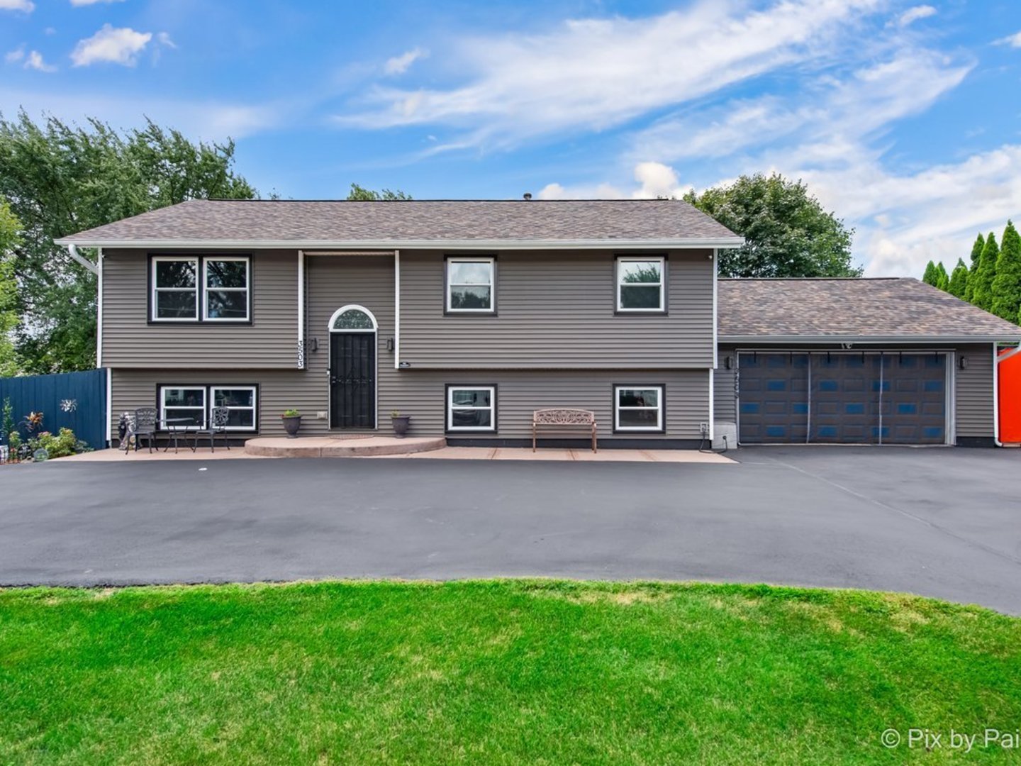 McHenry, IL 60050