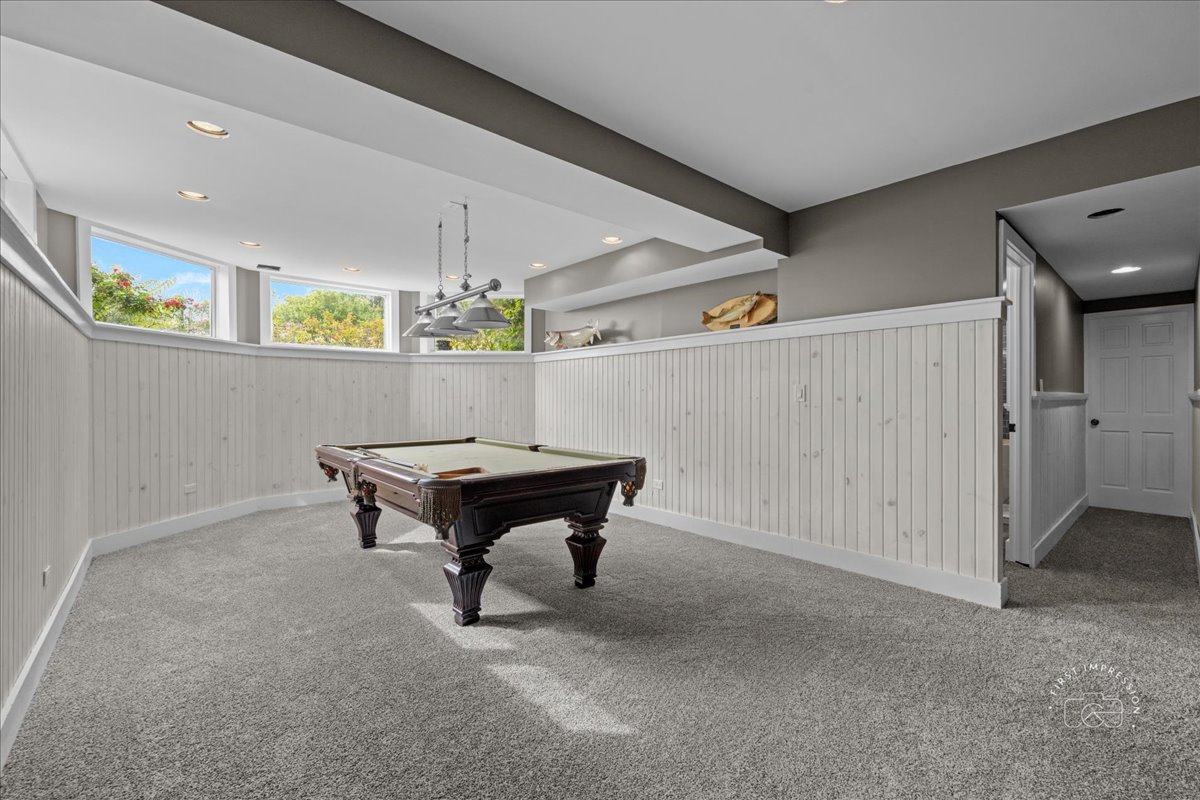 6N583 Promontory Court, St. Charles, IL 60175