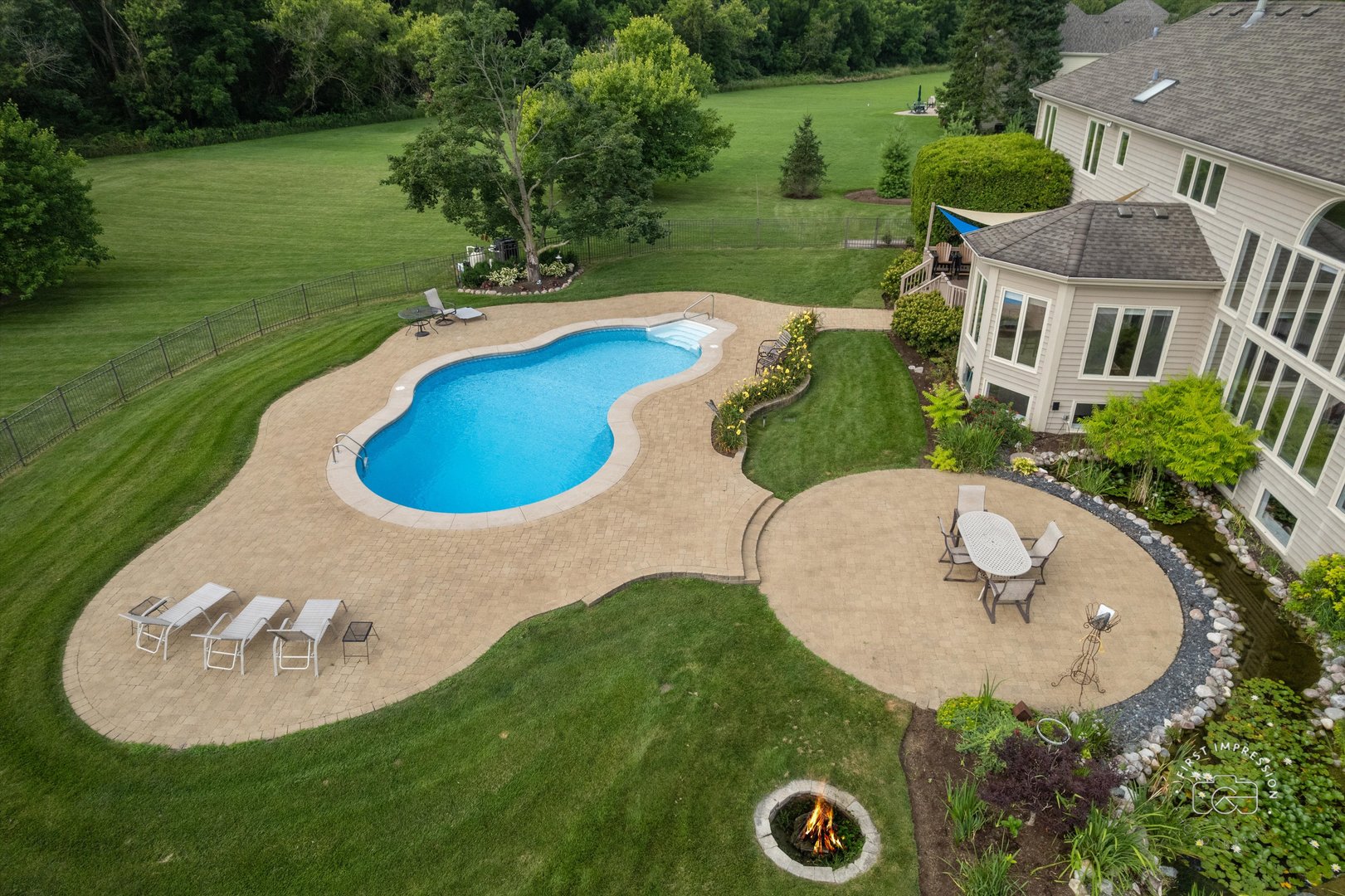 6N583 Promontory Court, St. Charles, IL 60175