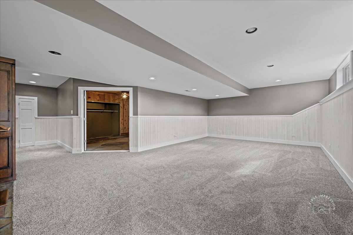 6N583 Promontory Court, St. Charles, IL 60175