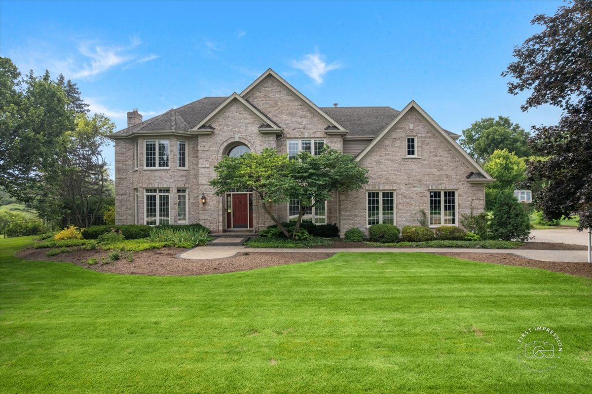 6N583 Promontory Court, St. Charles, IL 60175
