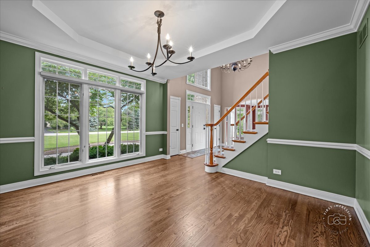 6N583 Promontory Court, St. Charles, IL 60175
