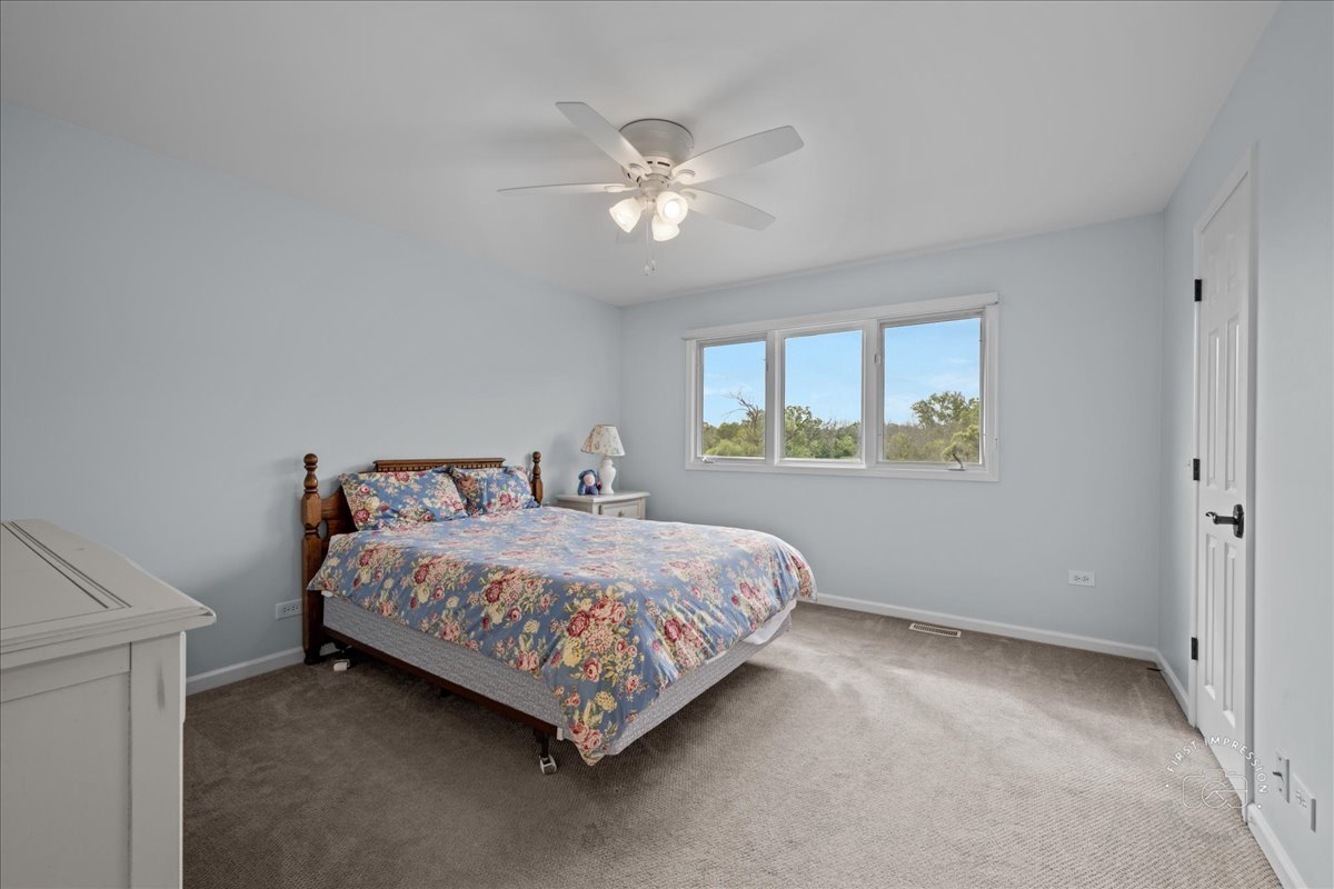6N583 Promontory Court, St. Charles, IL 60175