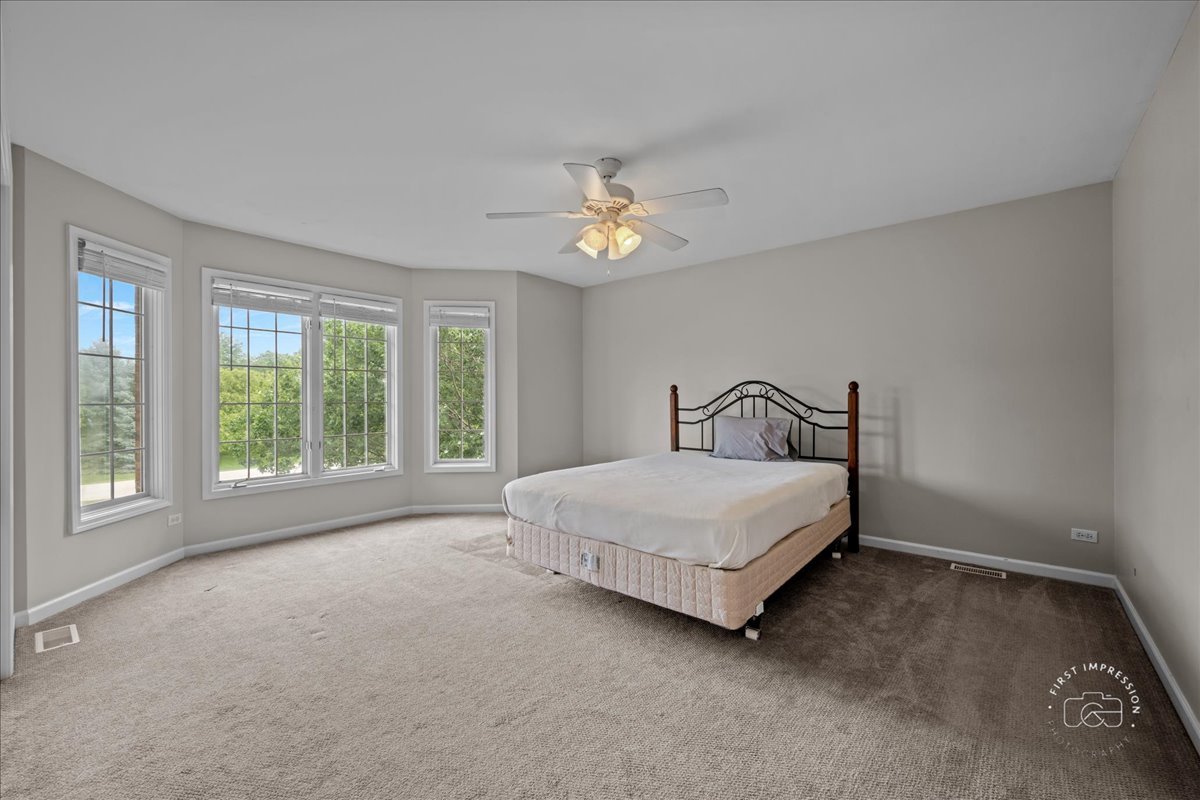 6N583 Promontory Court, St. Charles, IL 60175