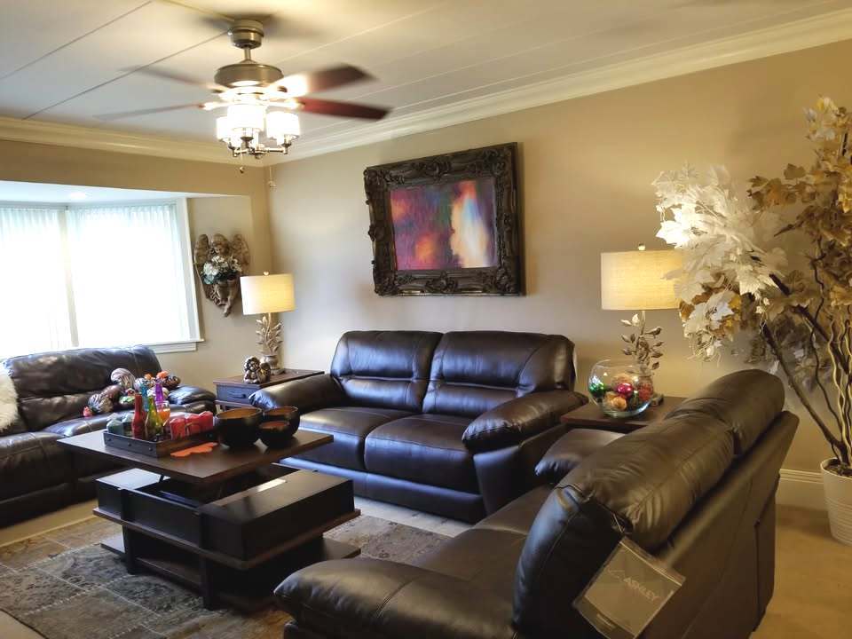 300 S Roselle Road #207, Schaumburg, IL 60193