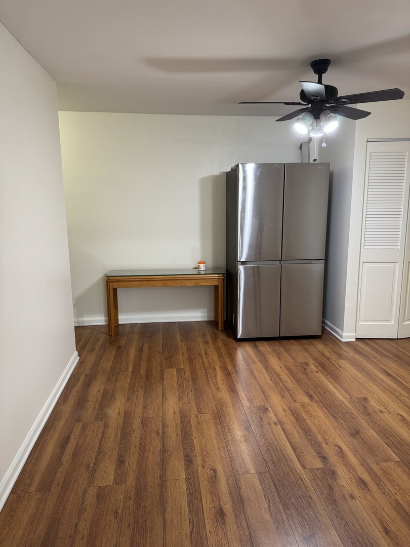 143 W ELK Trail #143, Carol Stream, IL 60188