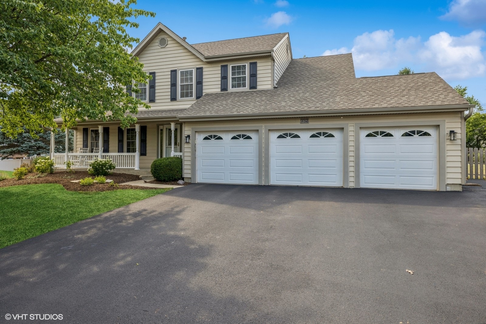 732 Green Castle Court, West Dundee, IL 60118