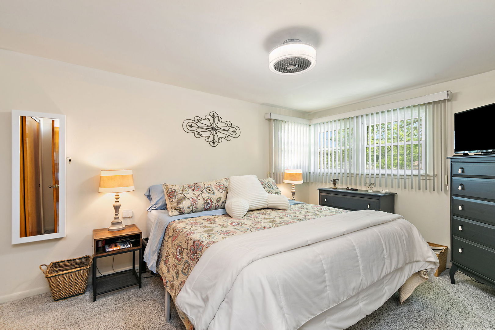 222 Dulles Road, Des Plaines, IL 60016