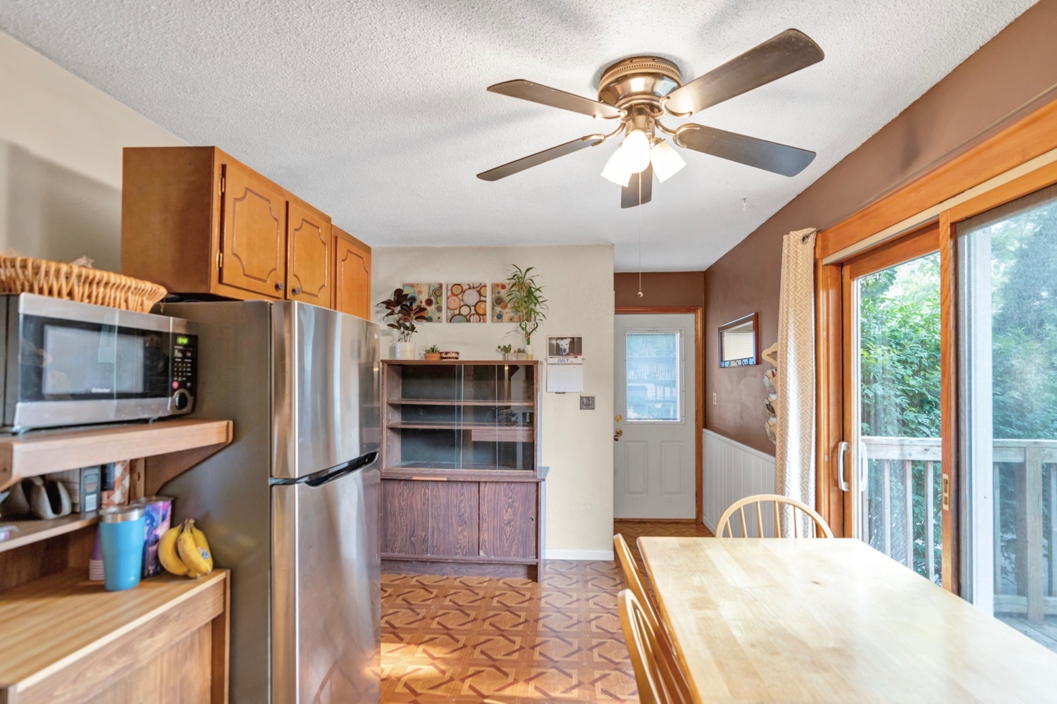 1060 Mark Street, South Elgin, IL 60177
