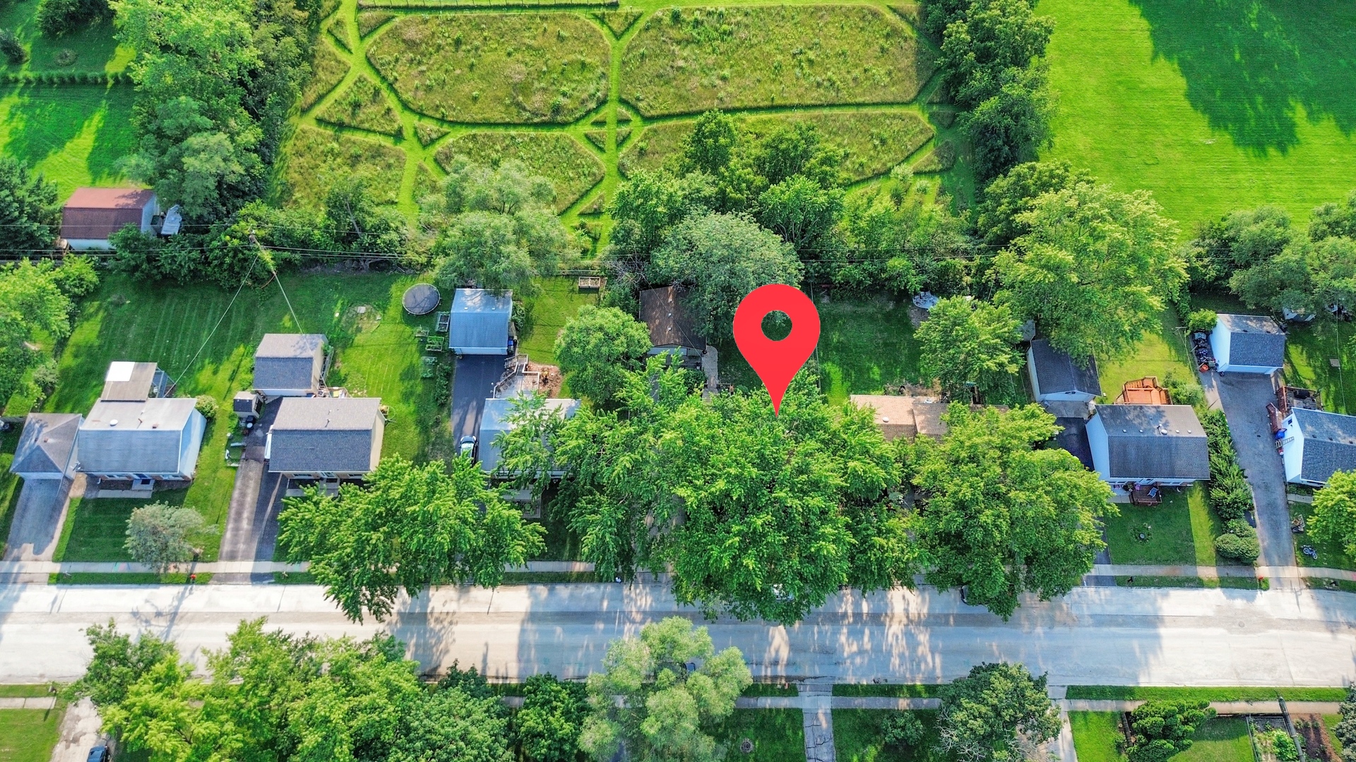 1060 Mark Street, South Elgin, IL 60177