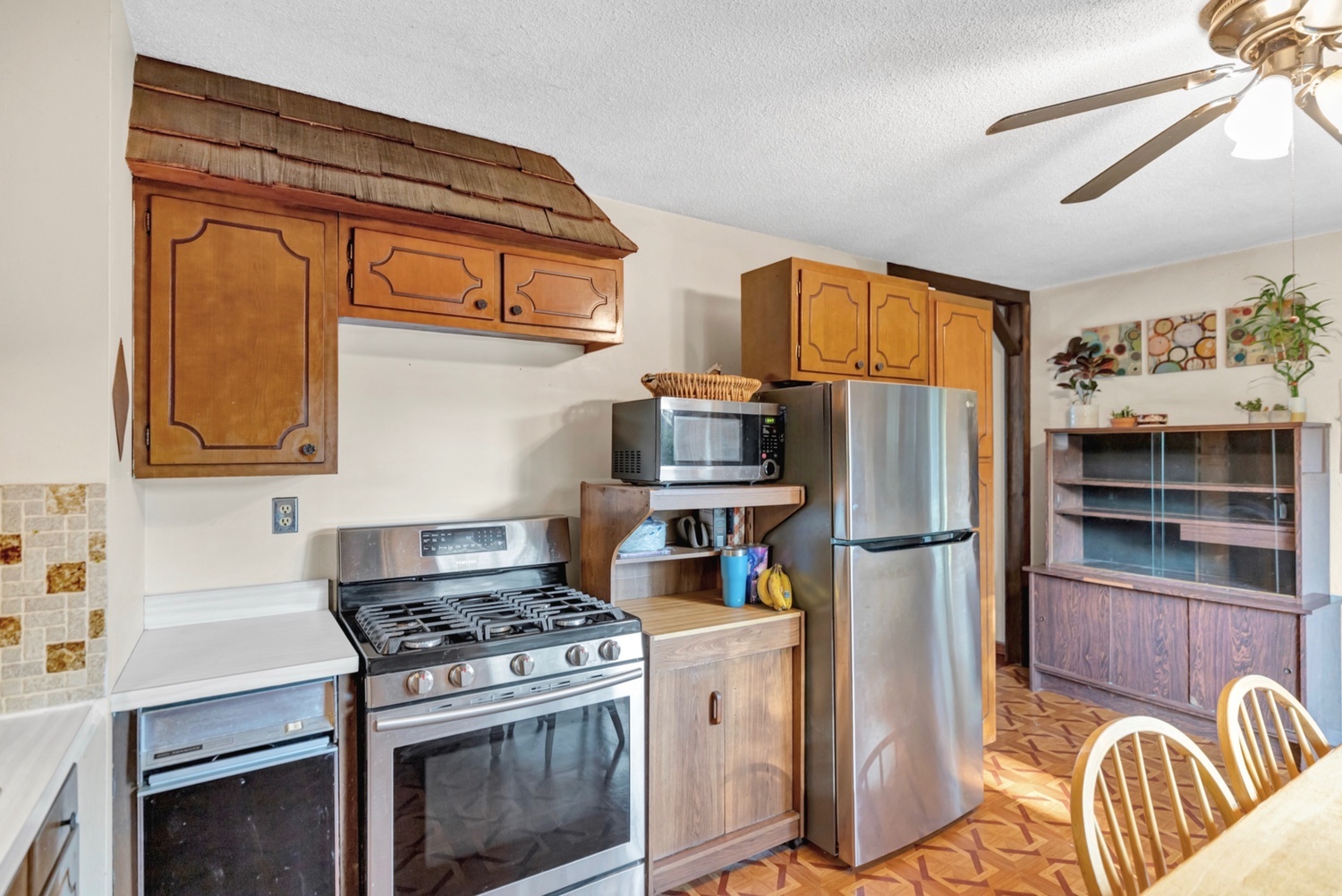 1060 Mark Street, South Elgin, IL 60177