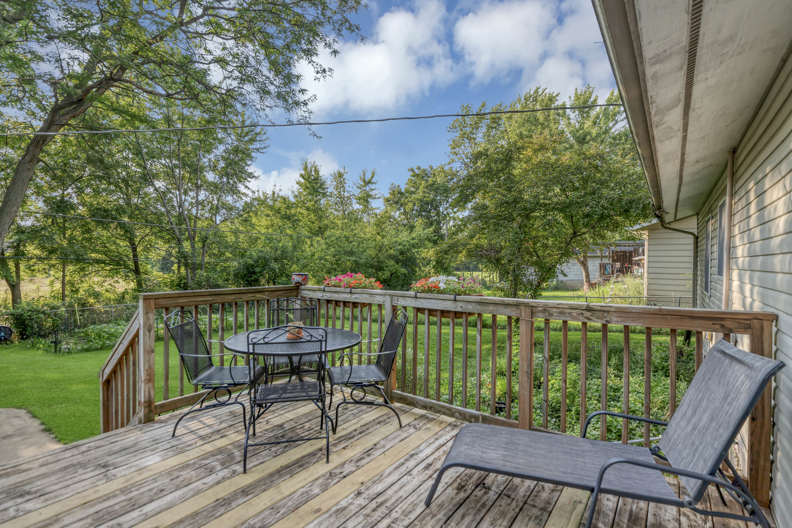 1060 Mark Street, South Elgin, IL 60177