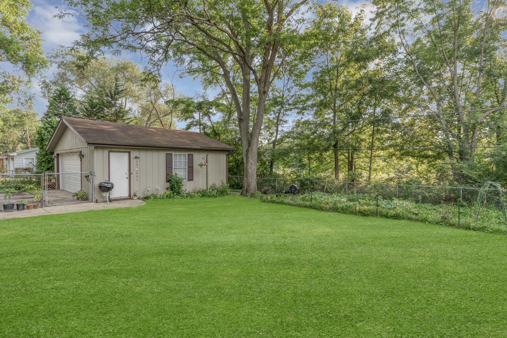 1060 Mark Street, South Elgin, IL 60177