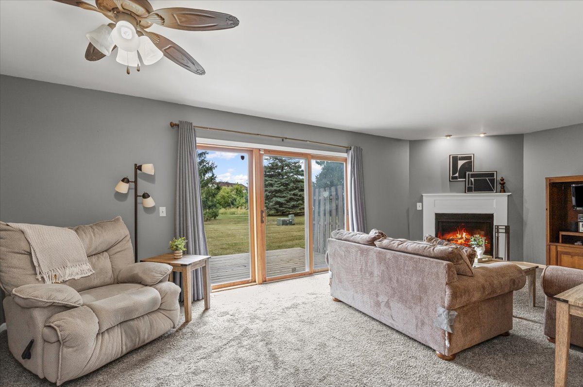 924 STRATFORD Court, Grayslake, IL 60030