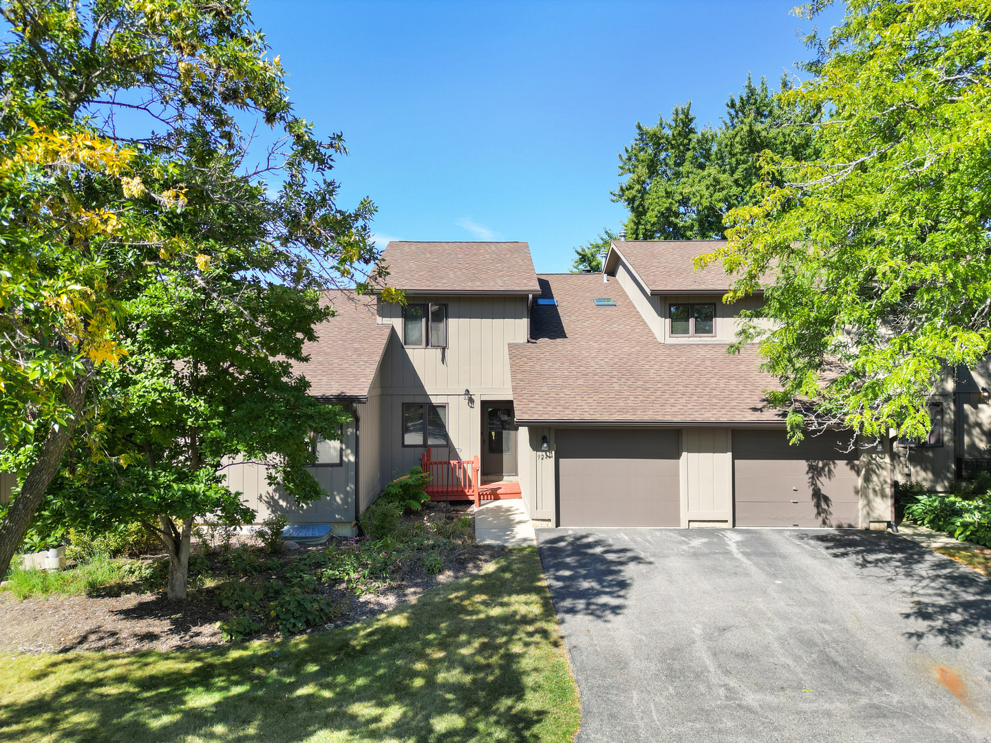 924 STRATFORD Court, Grayslake, IL 60030
