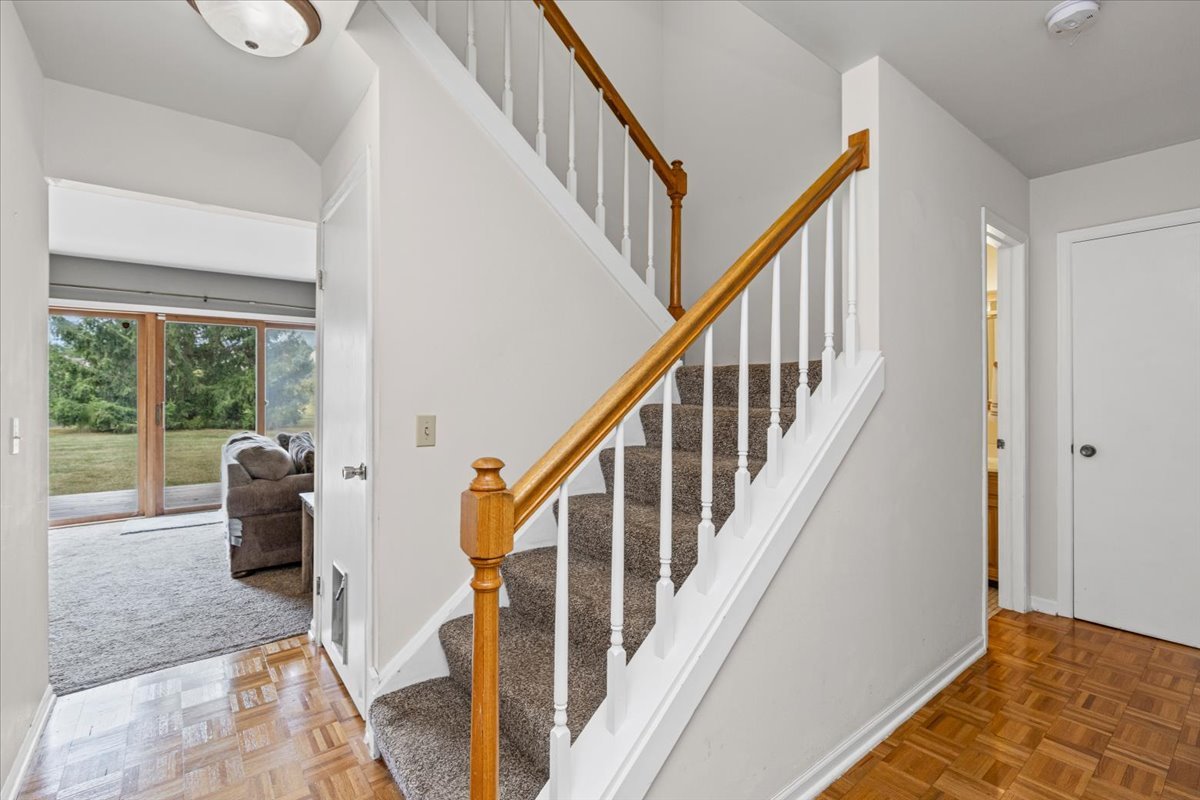 924 STRATFORD Court, Grayslake, IL 60030