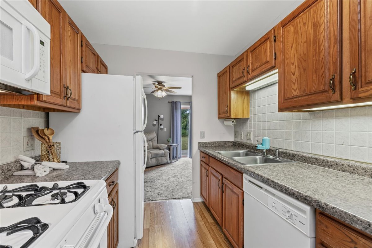 924 STRATFORD Court, Grayslake, IL 60030