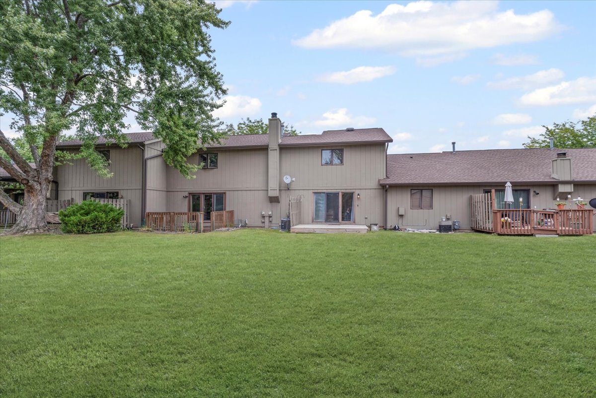 924 STRATFORD Court, Grayslake, IL 60030