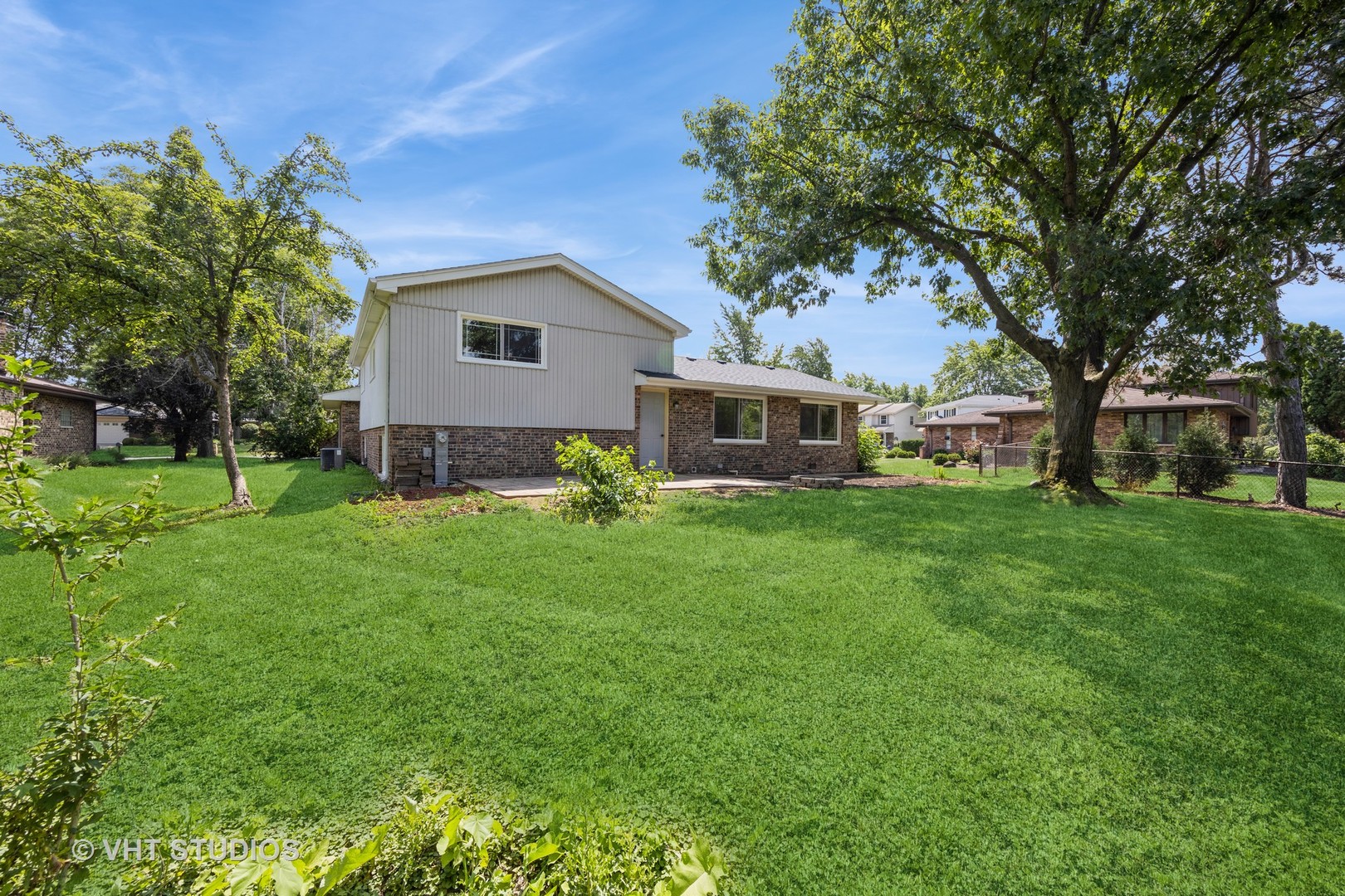 6820 Barrett Street, Downers Grove, IL 60516