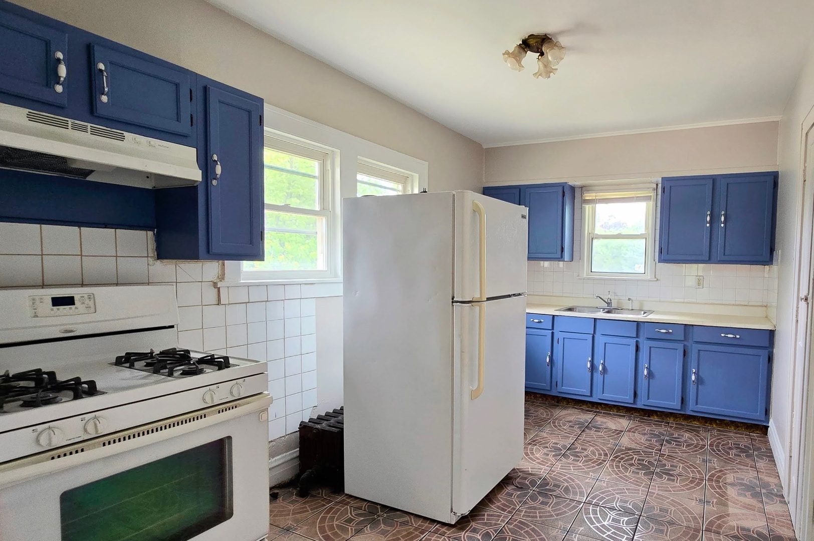 1002 Westmoreland Avenue #2, Waukegan, IL 60085