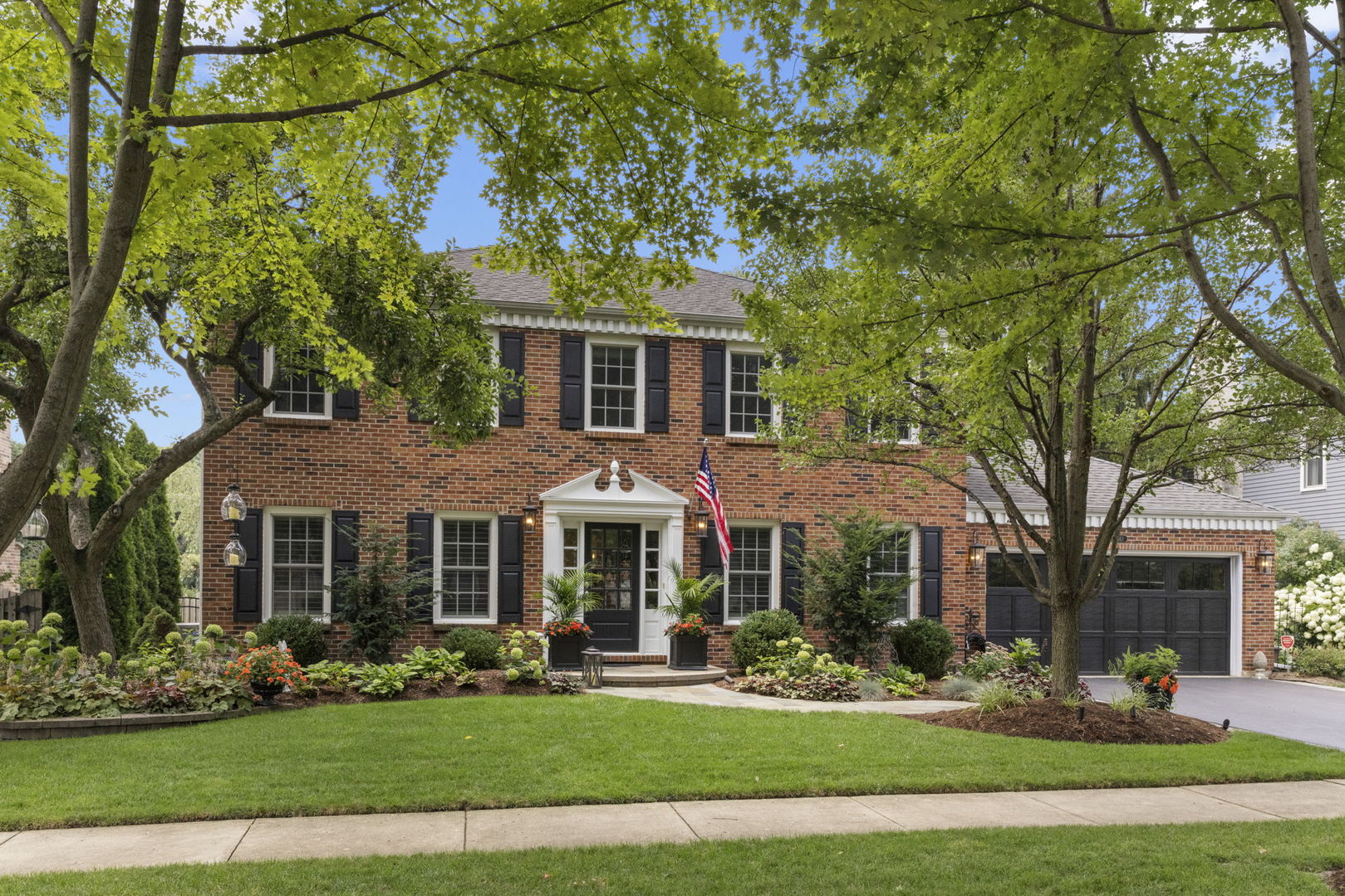 1563 Abbotsford Drive, Naperville, IL 60563