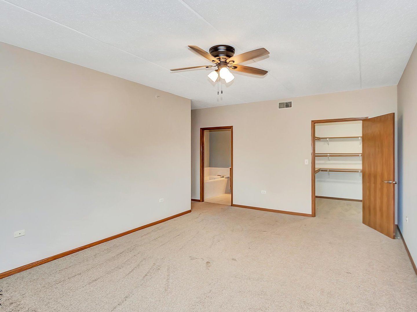 6320 Pine Ridge Drive #1B, Tinley Park, IL 60477